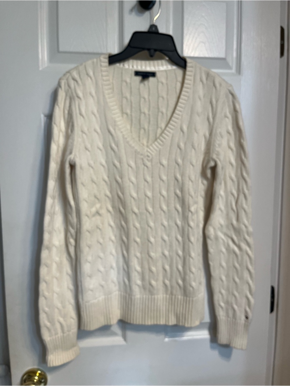 Tommy Hilfiger V-neck Cable Knit Sweater in Cream